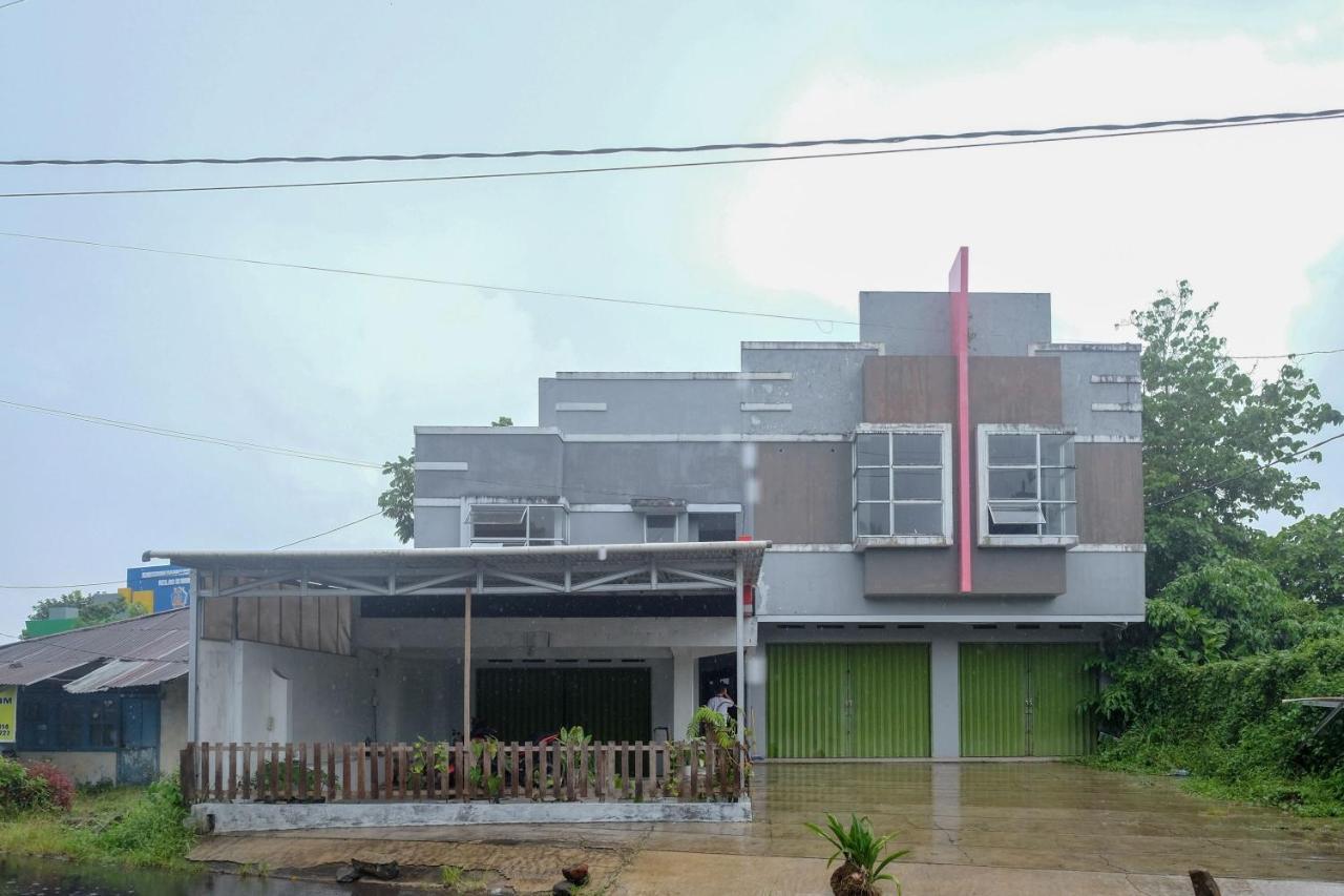 Reddoorz At Lapangan Bandara Sam Ratulangi Manado Hotel Luaran gambar