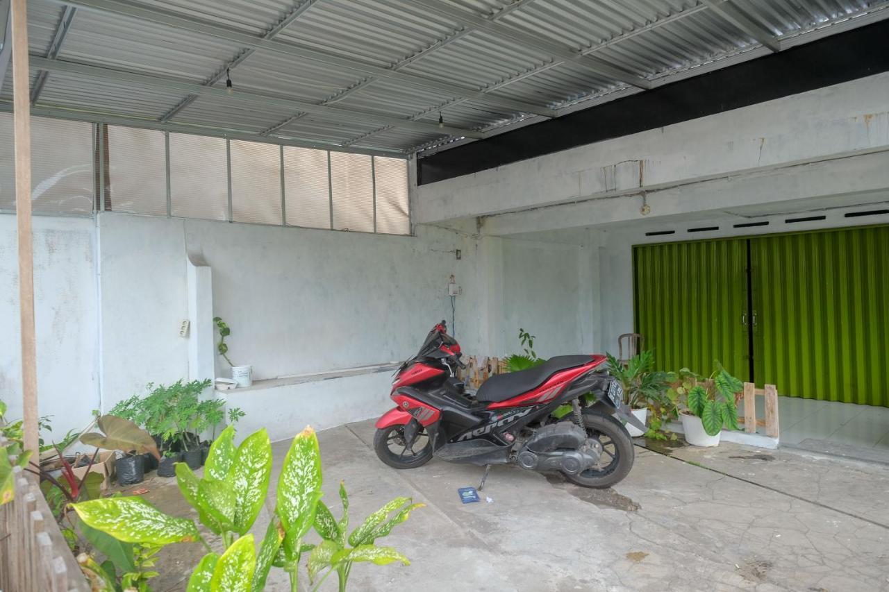 Reddoorz At Lapangan Bandara Sam Ratulangi Manado Hotel Luaran gambar